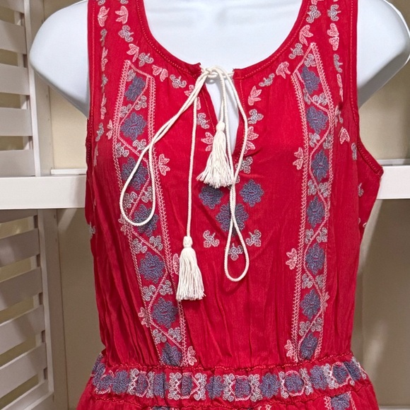 CHELSEA & VIOLET EMBROIDERED DRESS. RED SLEEVELESS BOHO DRESS. LINED SKIRT. - Picture 9 of 14